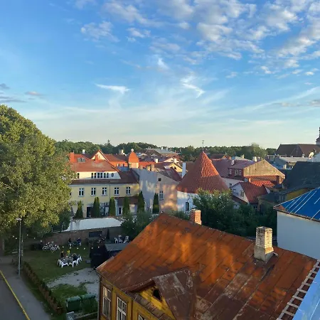 Bright Penthouse With Magical View To The Old Town Parnawa